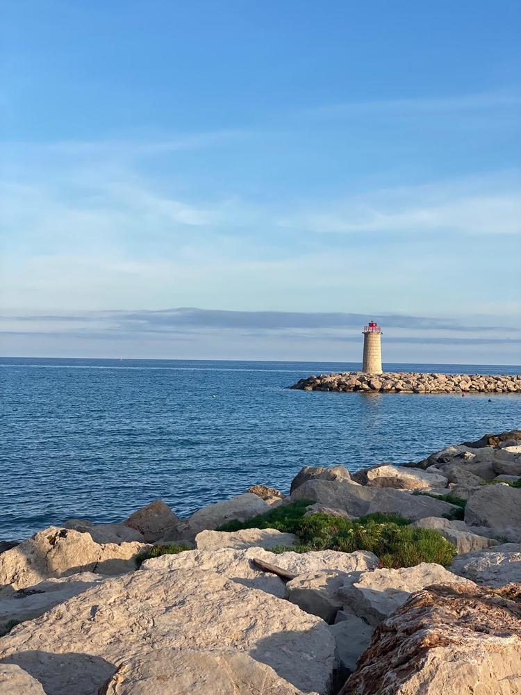 A picture of The lighthouse at Menton