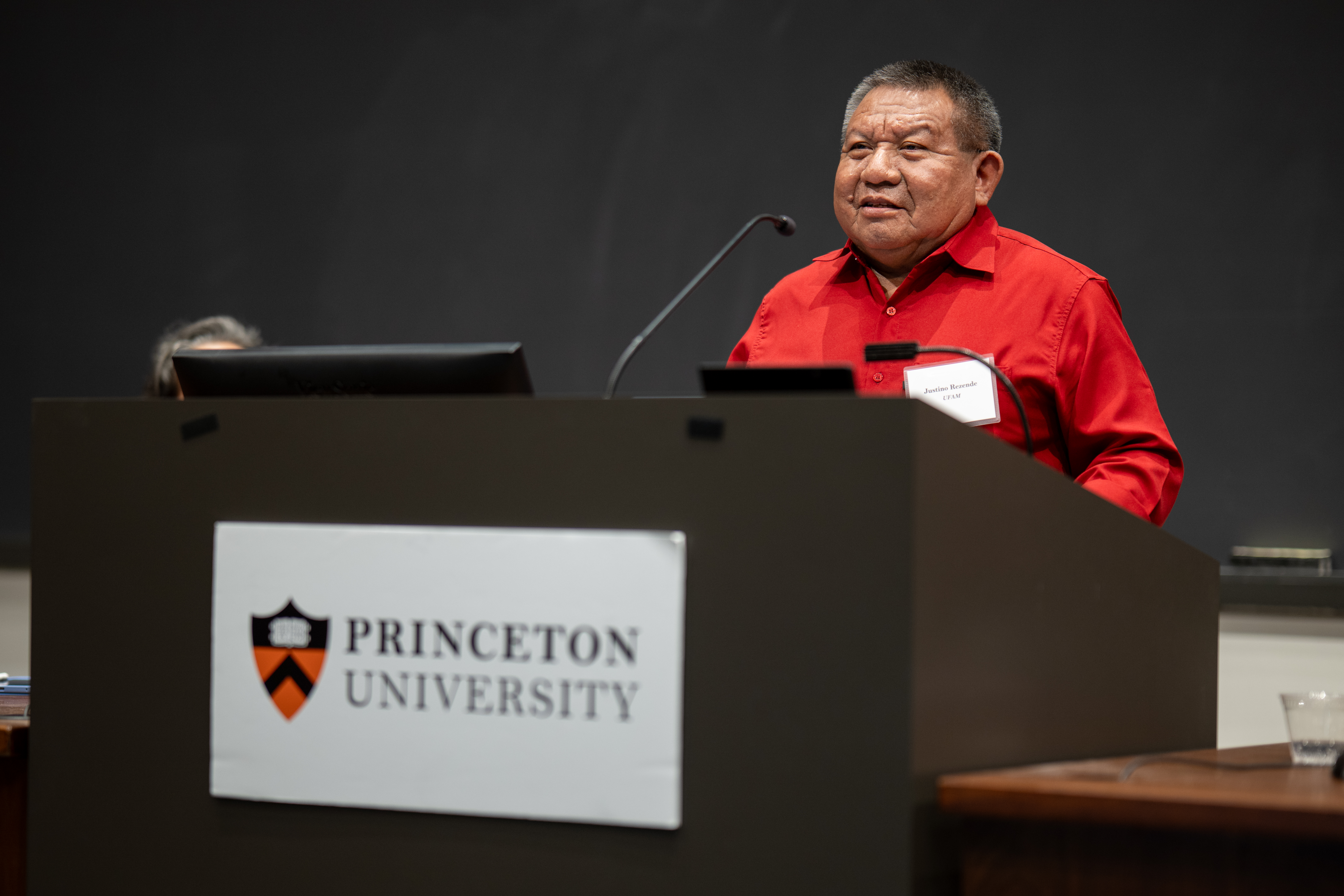 Justino Sarmento Rezende, an Indigenous scholar from the Utãpinopona-Tuyuka people, addresses the gathering.