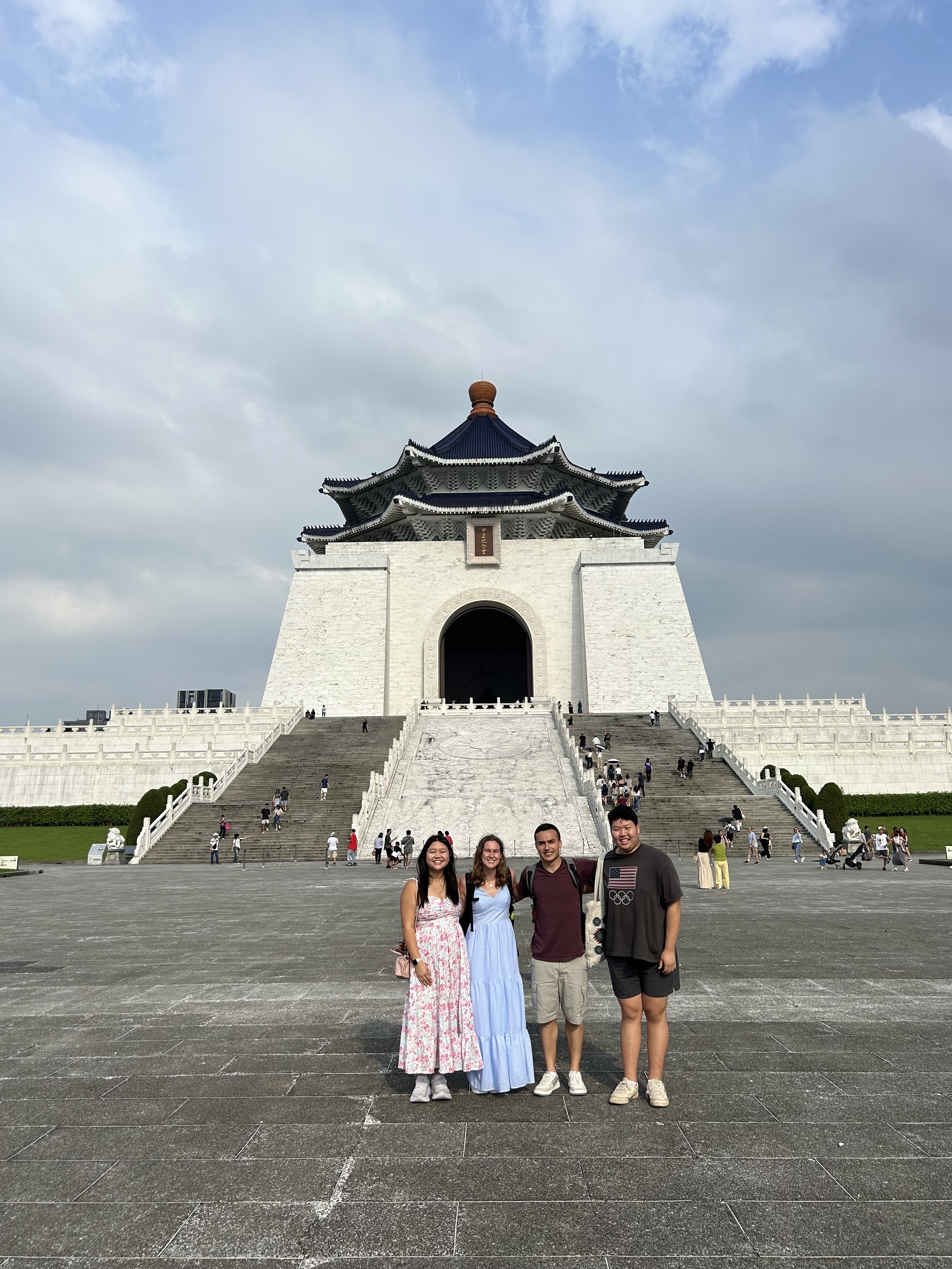 Joshua Jen ’28 and his classmates in “Taiwan Beyond the Headlines” explore Chiang Kai-shek Memorial Hall