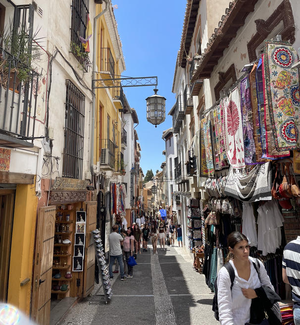 A spanish shopping boulevard 