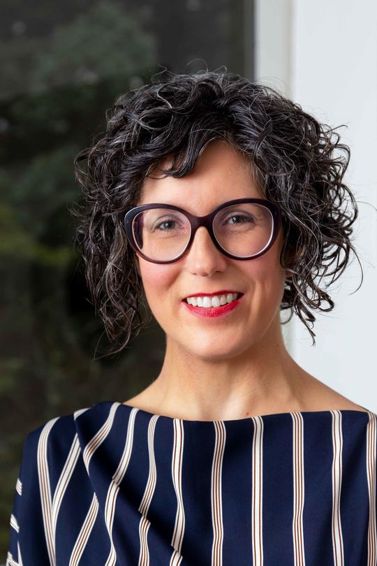 Headshot of Katherine Bussard