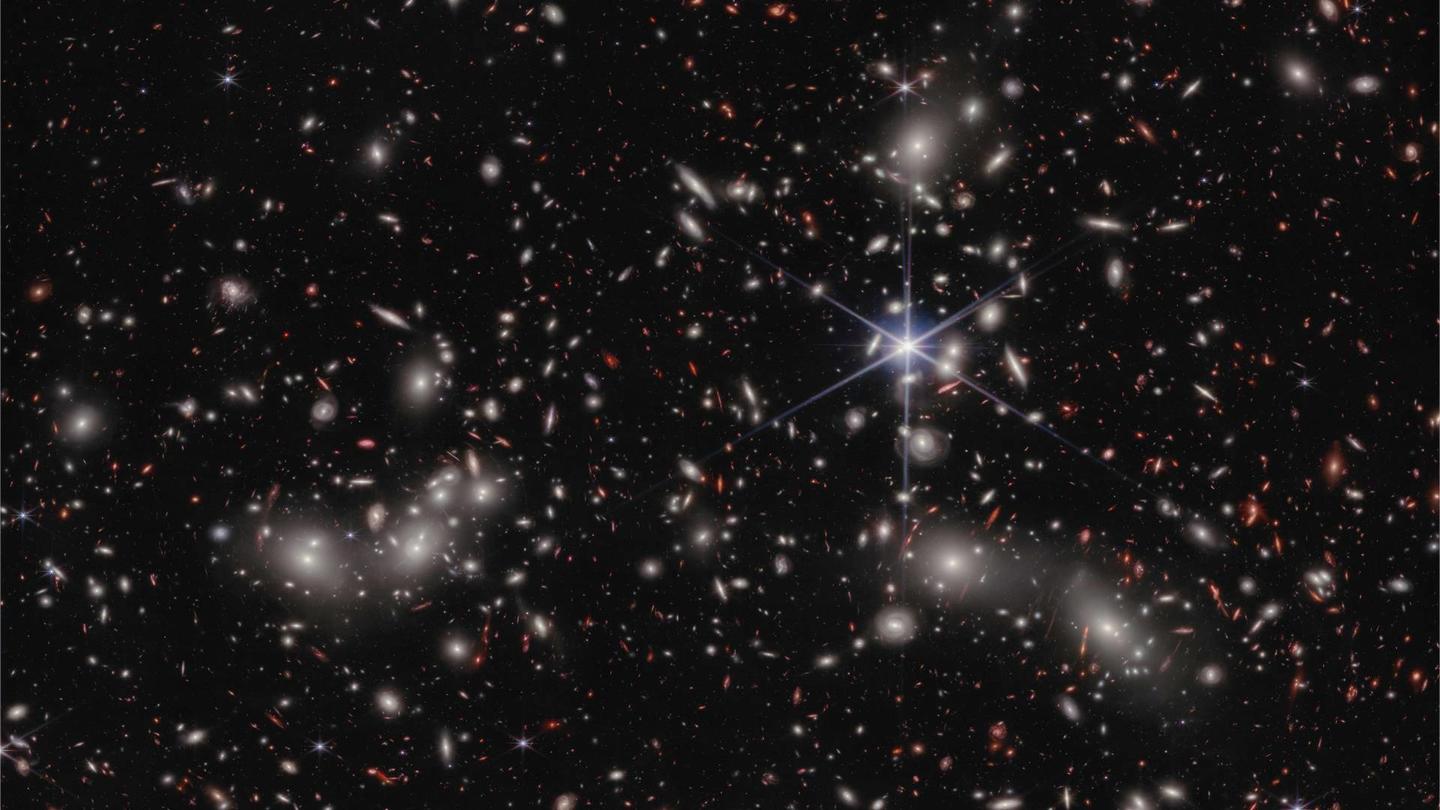 A photo of merging galaxy clusters