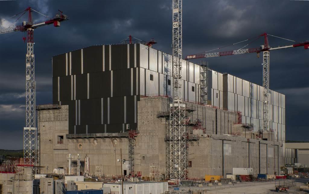ITER building in France being built