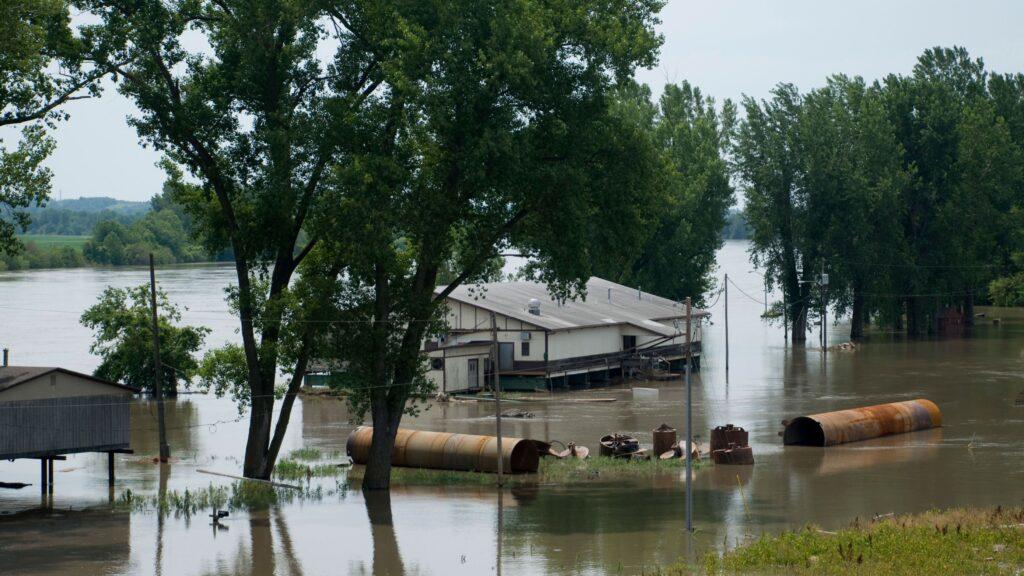 flooded neighborhood in nebraska near the missouri river