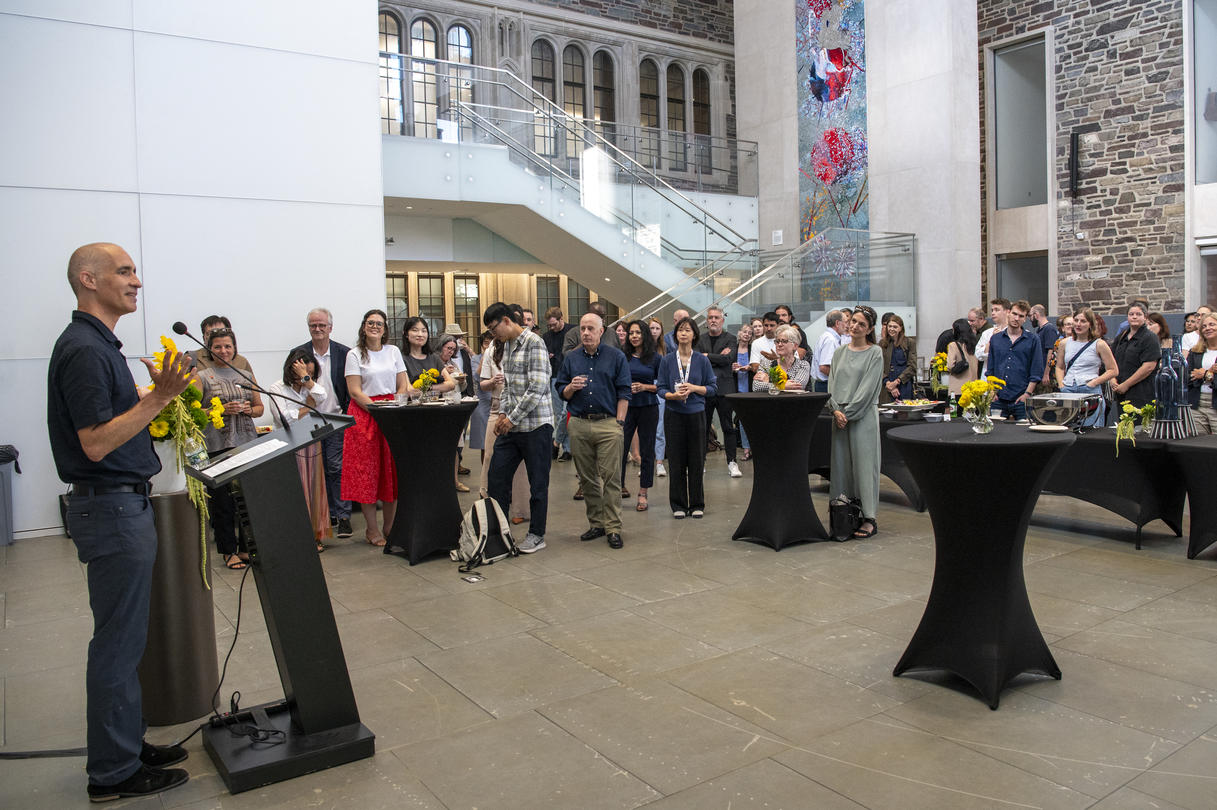 25-26 visitor reception